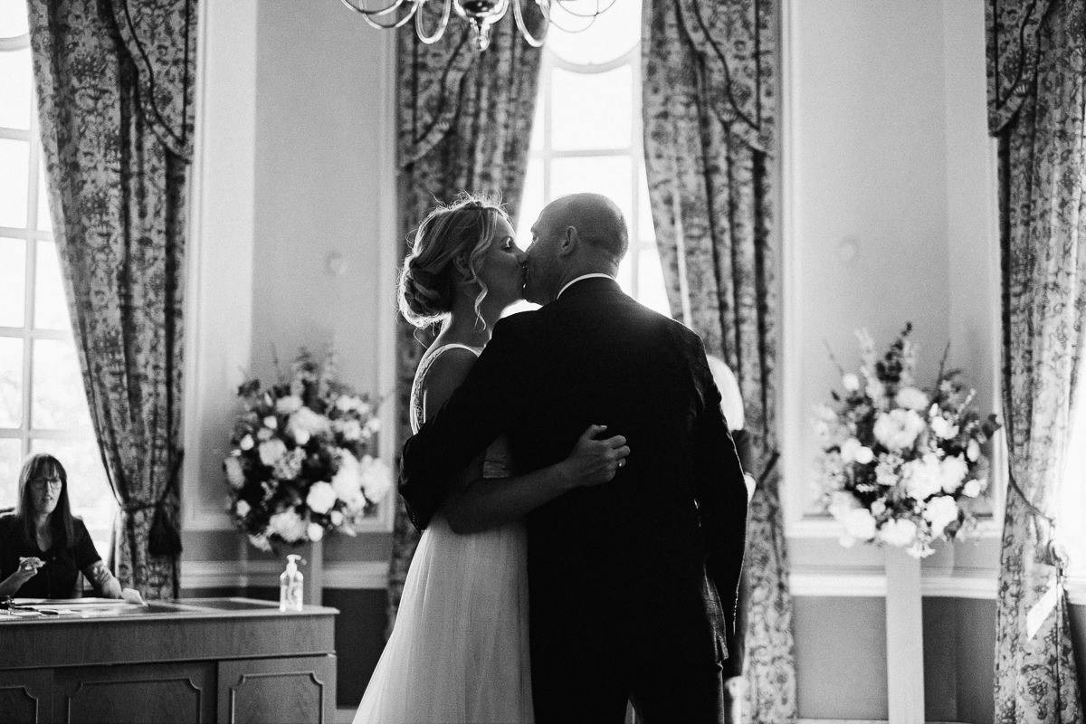 007 INTIMATE CITY HALL CARDIFF WEDDING PHOTOGRAPHY ALEXANDRA GARDENS 007 INTIMATE CITY HALL CARDIFF WEDDING PHOTOGRAPHY ALEXANDRA GARDENS